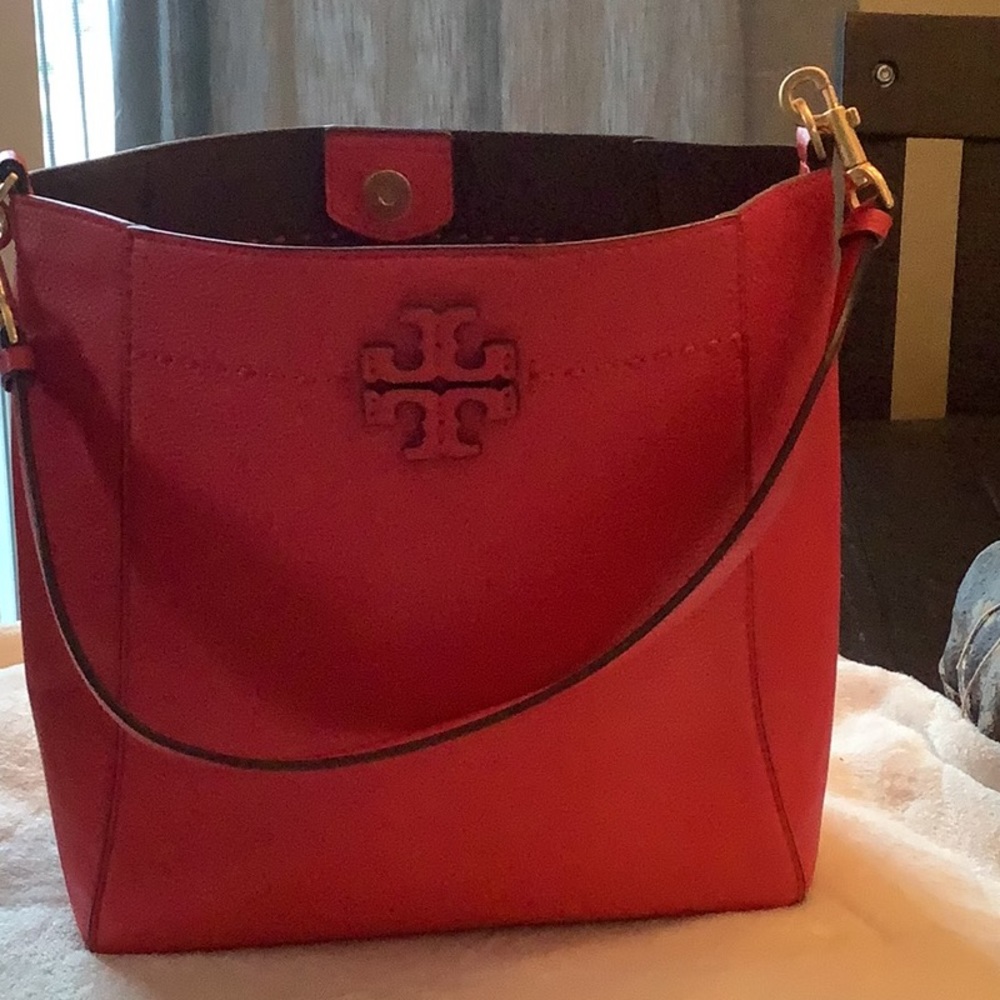 Leather red tote